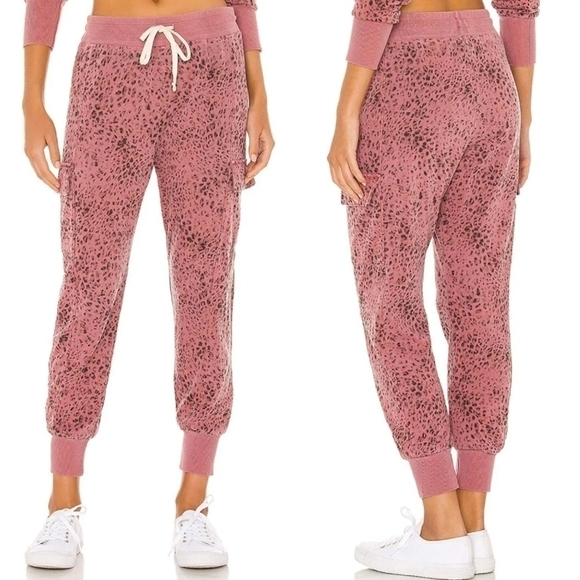 SUNDRY Leopard Drawstring Cargo Jogger Sweatpants In Pigment Brick NWT Size 1/S - Picture 1 of 11